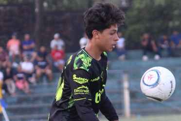 El Santa Tecla FC, el equipo colinero, anunció con entusiasmo la noticia el viernes 22 de septiembre, felicitando a Fuentes por este logro