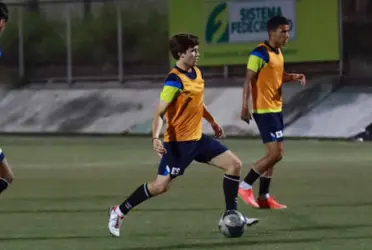 El técnico español se queda con estos 20 jugadores que representarán a la selección juvenil en Honduras