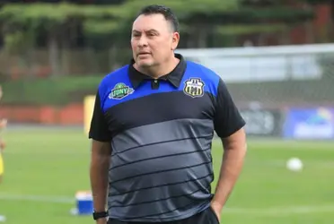 El técnico nacional que dirigirá un torneo más en el cuadro aurinegro valora los jugadores llegados para el Clausura 2024