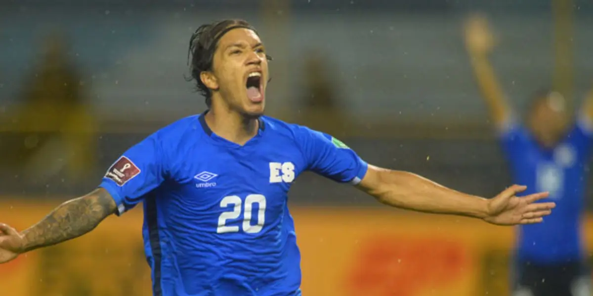 El técnico neerlandés fue consultado sobre las características del jugador cuscatleco y su aporte al club