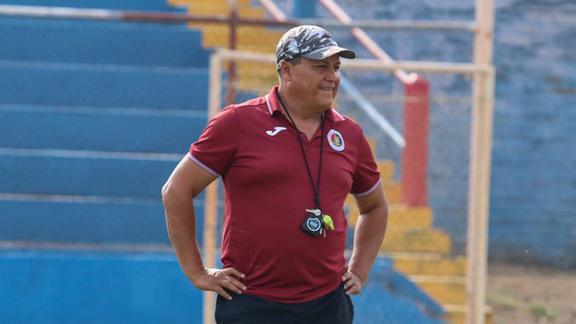 El timonel santaneco reconoció el buen partido que realizaron los albos en el Cuscatlán