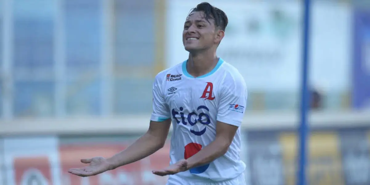 El volante central de los albos regresó lesionado de los juegos amistosos de la Selecta ante Curazao por lo que está descartado para Alianza