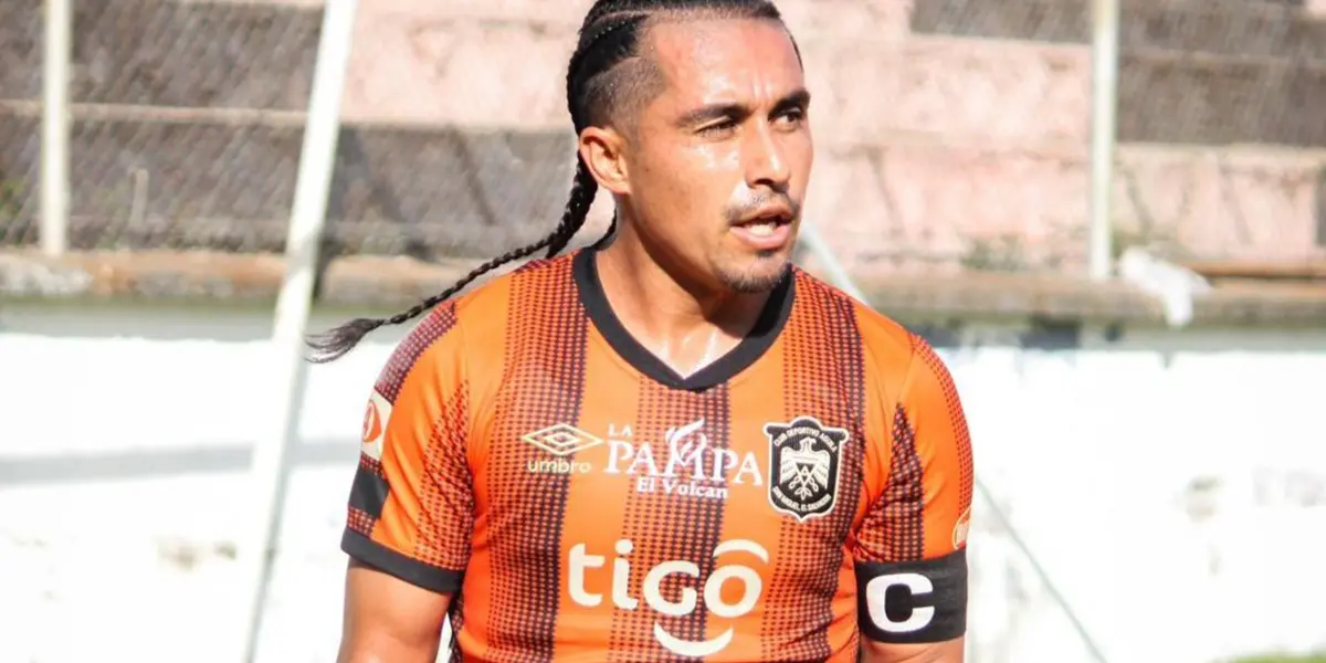 El volante emplumado tenía una razón muy personal para levantar el título este día y lo logró para dedicar la copa 17