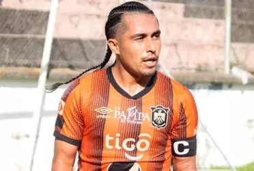 El volante emplumado tenía una razón muy personal para levantar el título este día y lo logró para dedicar la copa 17