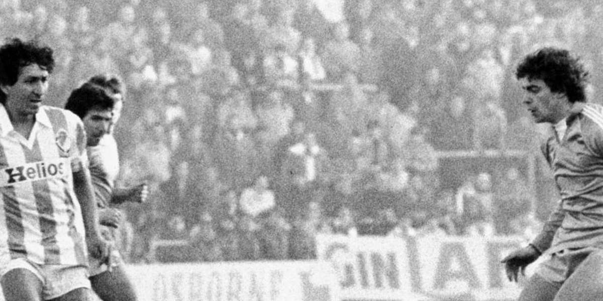 El volante salvadoreño llegaba como una promesa al equipo gatidano, así nacía la leyenda del Mágico en Cádiz