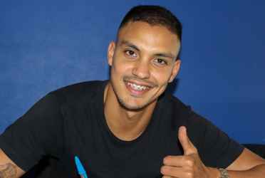 El zaguero central no oculta su dedicación a los asuntos de la iglesia, que combina con su entrega dentro de la cancha