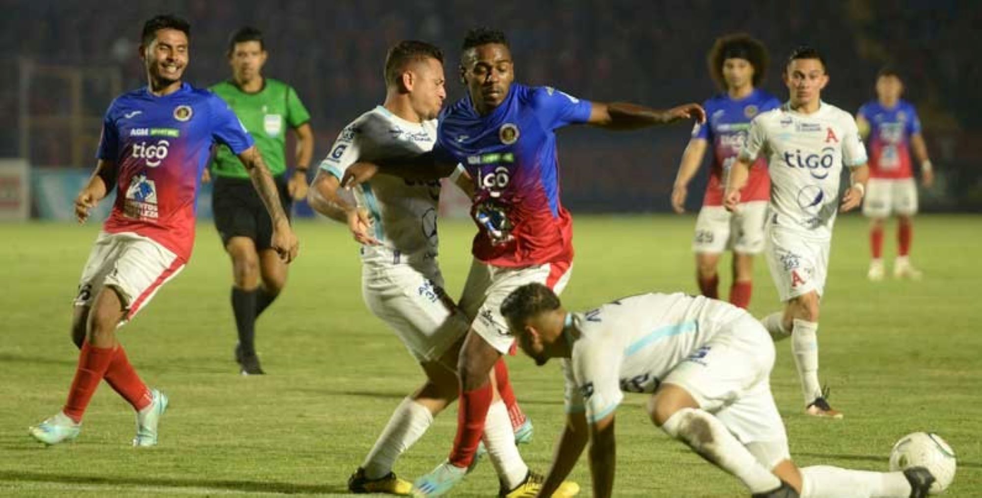 Elefantes y tigrillos se baten en duelo por el boleto a semifinales de la Liga Indes.