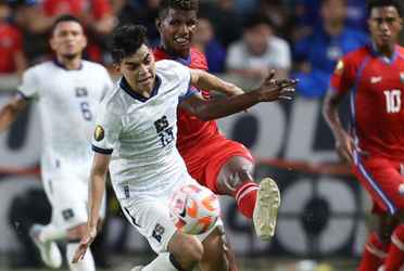 En el primer partido contra Cartaginés, Claudia no pudo asistir debido a que el Liga Alajuelense jugó a puerta cerrada por una sanción
