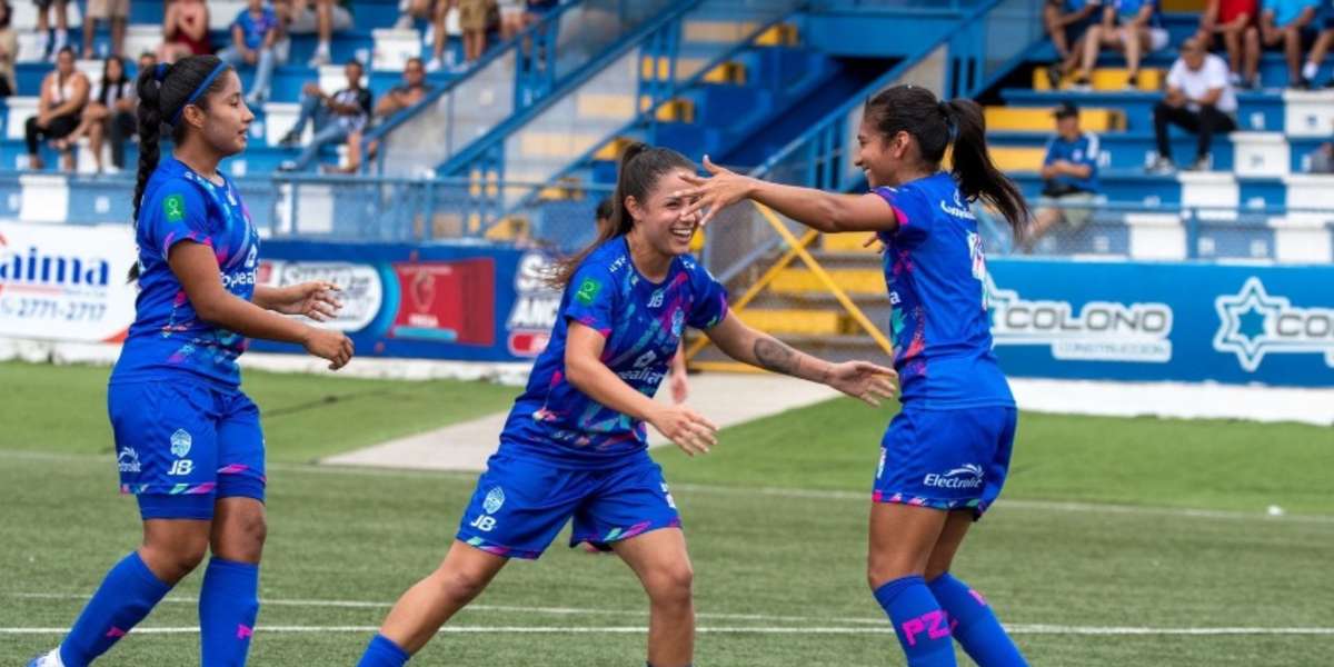 En el último partido, Calderón logró anotar un gol en la derrota contra el Sporting FC, la salvadoreña es la goleadora de su equipo tico