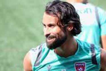 En este emocionante encuentro, Rivas dejó su marca al anotar dos impresionantes goles que fueron clave para la victoria de su equipo