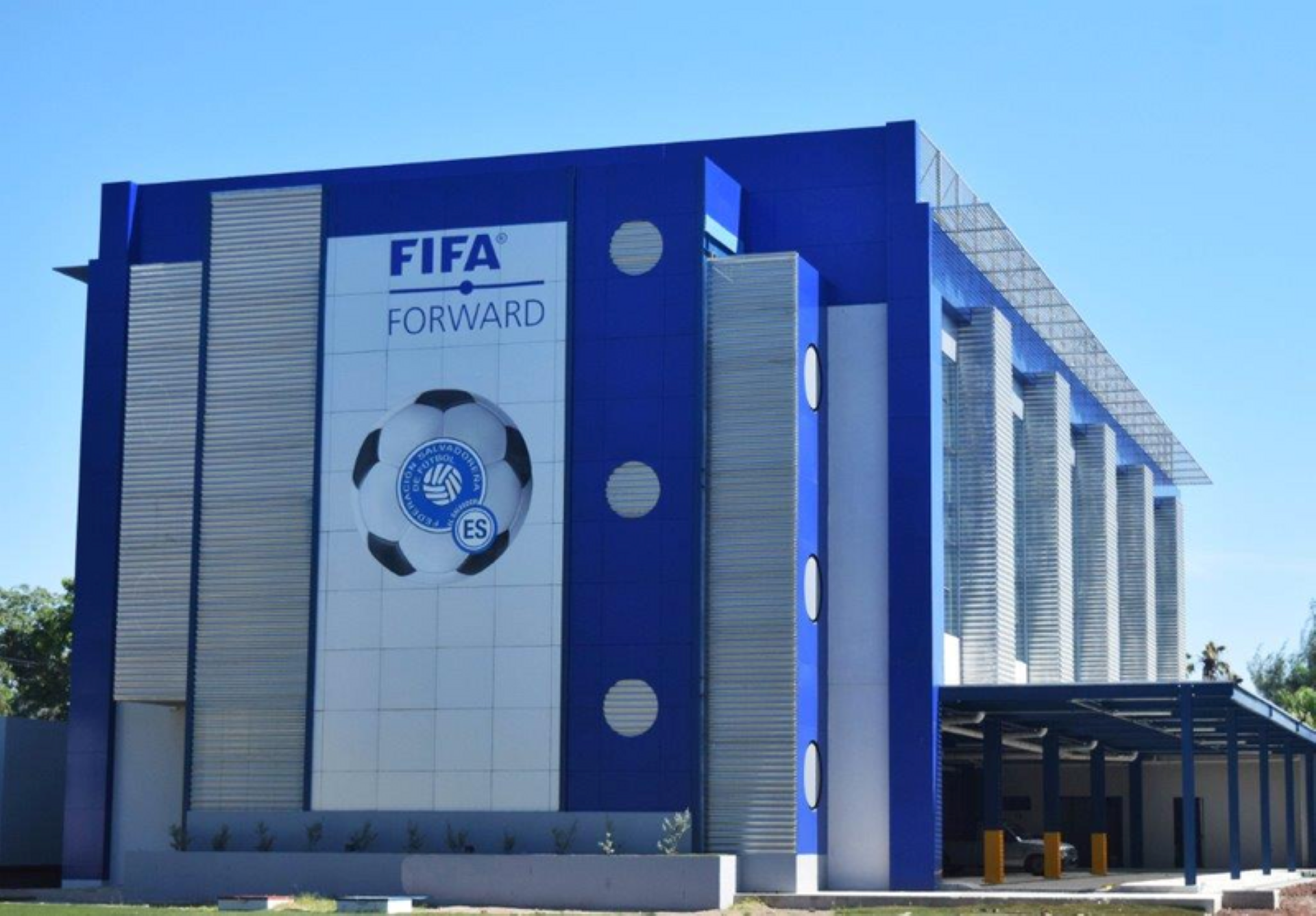 En un comunicado la federación confirmó que se suspende el fútbol a nivel nacional. 