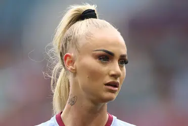 En una entrevista exclusiva con el podcast "Dir Tea Talk" de la rapera alemana Shirin David, la jugadora del Aston Villa reveló una oferta