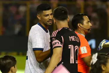 Esta era una de las interrogantes en el equipo nacional, de quién sería el jugador que pediría la camiseta al astro argentino