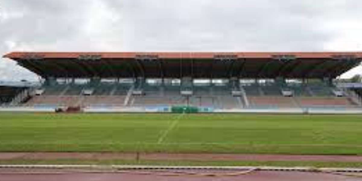 Este recinto, de naturaleza municipal, ofrece múltiples comodidades para los asistentes a los partidos de su selección