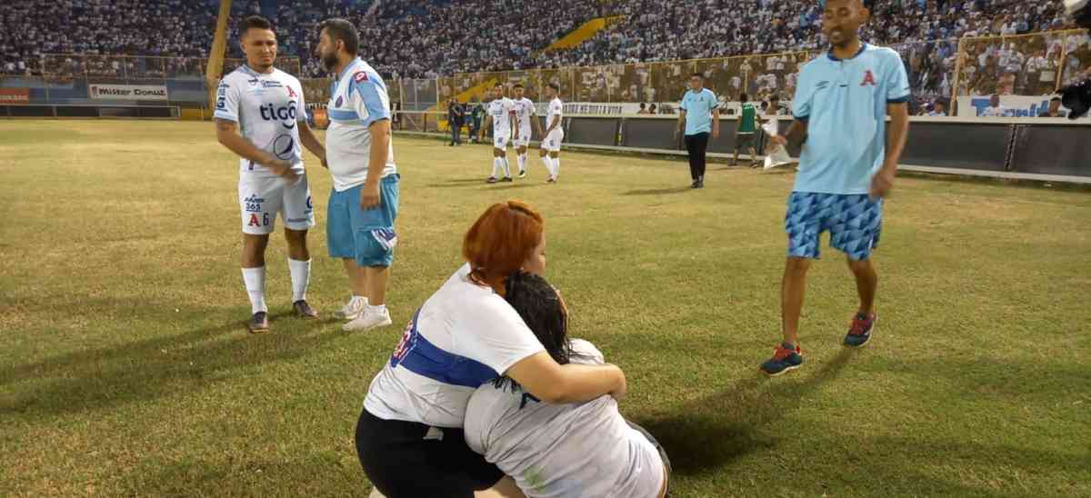 Estos futbolistas no dudaron en ningún minuto en apoyar a los afectados por lo sucedido en la noche del sábado