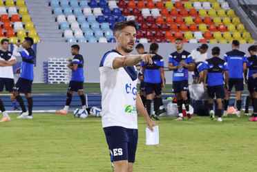 Existe un dicho que sostiene que "un equipo que estrena entrenador no pierde el partido". Sin embargo, esta tendencia es bastante variable