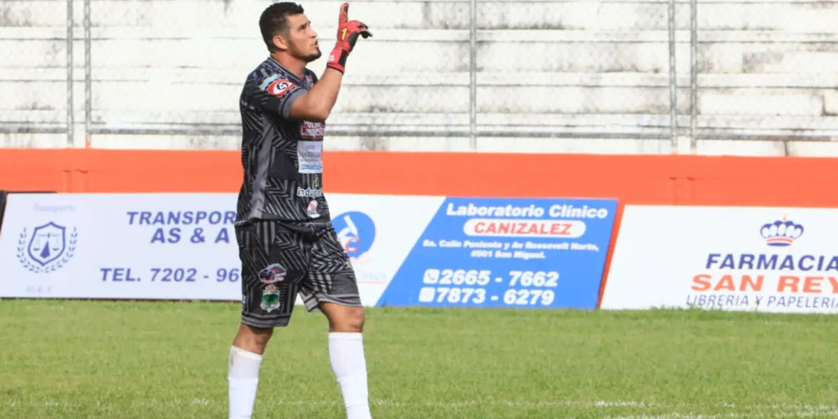 Felipe Amaya, arquero de Dragón.
