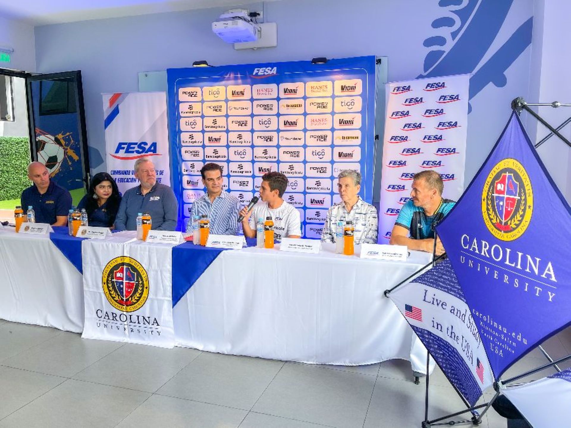 Francisco José Benítez González, becario de FESA, ha logrado obtener una beca universitaria que incluye formación deportiva