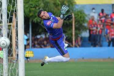 Fue un partido muy difícil, muy complicado, tuvimos dos desconcentraciones atrás y nos costaron dos goles, dijo el experimentado arquero