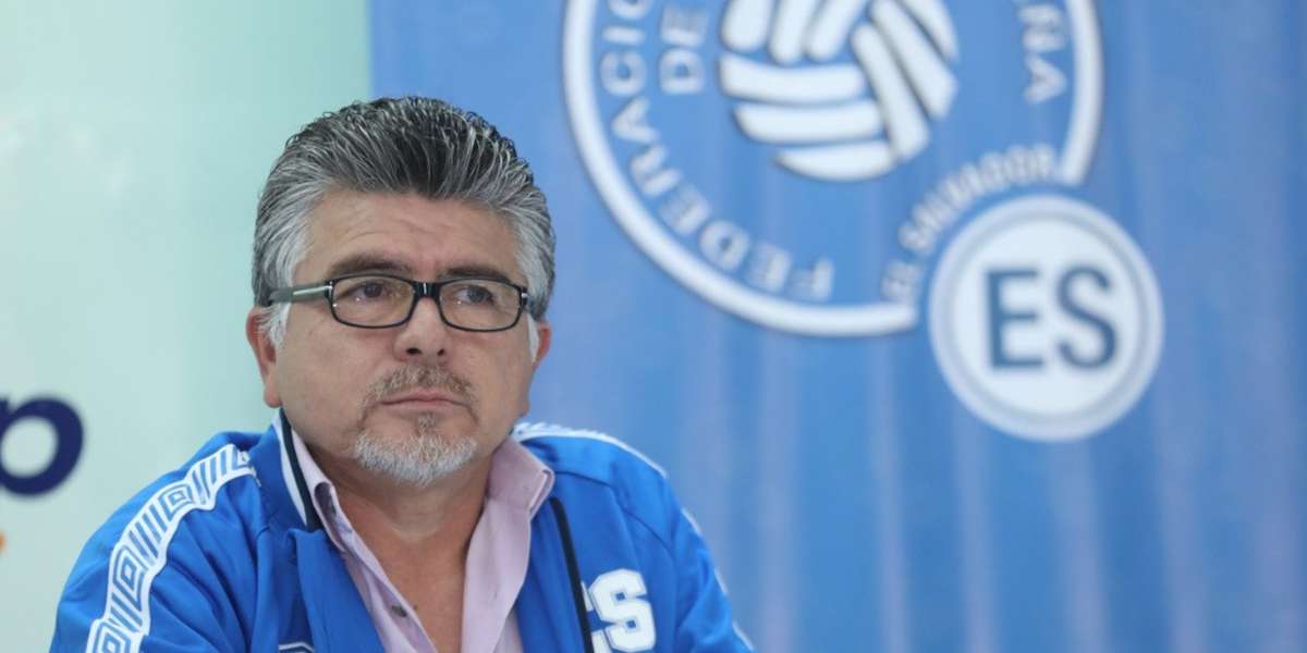 Hugo Pérez se mantiene a la espera que su contrato sea saldado y así también otros miembros del staff técnico que se fueron con Pérez