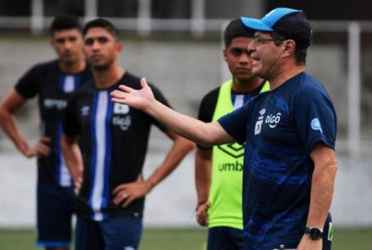 Hugo Pérez suspendió microciclo esta semana, espero sacar buenos resultados a pesar de la poca preparación