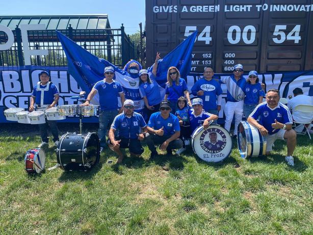 La principal barra organizada de la selección salvadoreña en EE. UU. pide a Concacaf que cambie la sede de ese primer compromiso