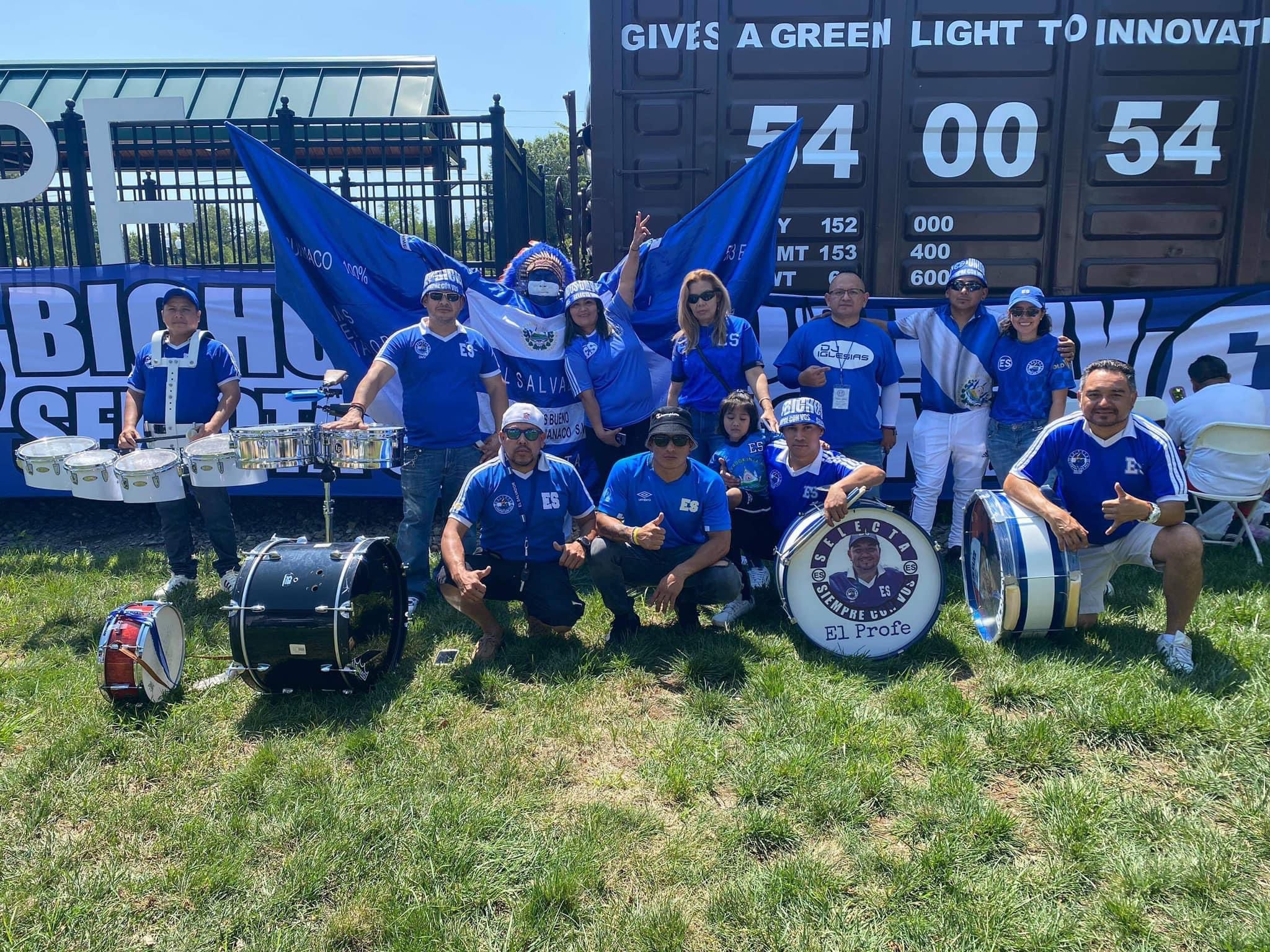 La principal barra organizada de la selección salvadoreña en EE. UU. pide a Concacaf que cambie la sede de ese primer compromiso
