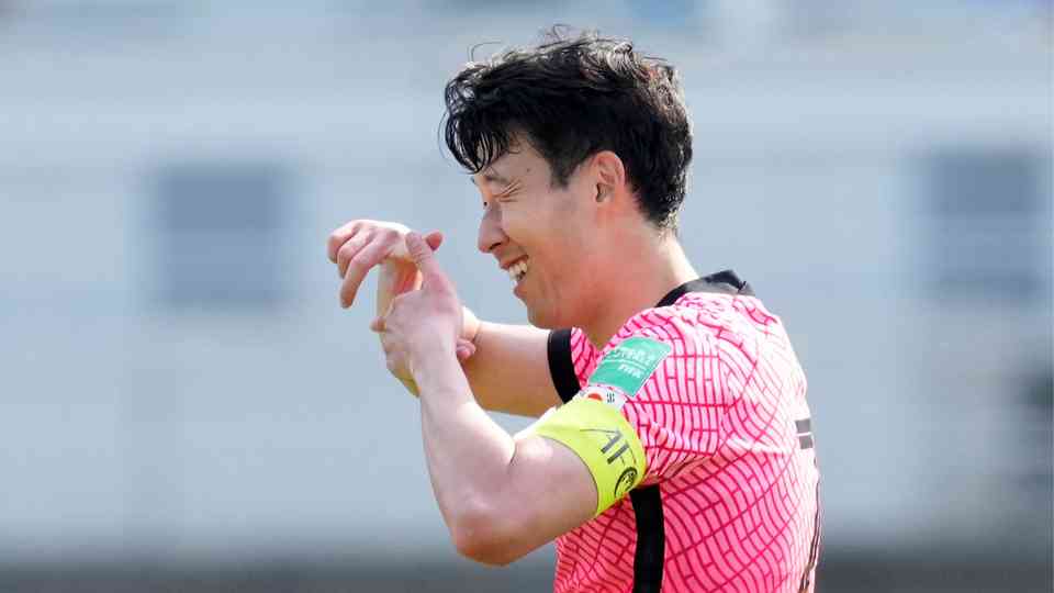 La selección mayor salvadoreña realiza una gira por territorio asiático.