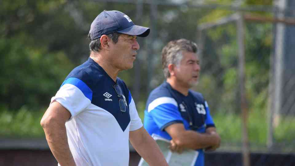 La Selecta mayor encajó una dolorosa derrota que no ha dejado nada contento a los aficionados.