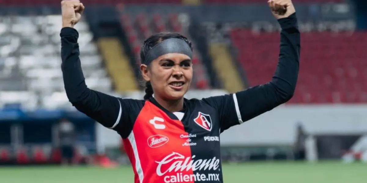 Las futbolistas que militan fuera del país tienen mejores condiciones