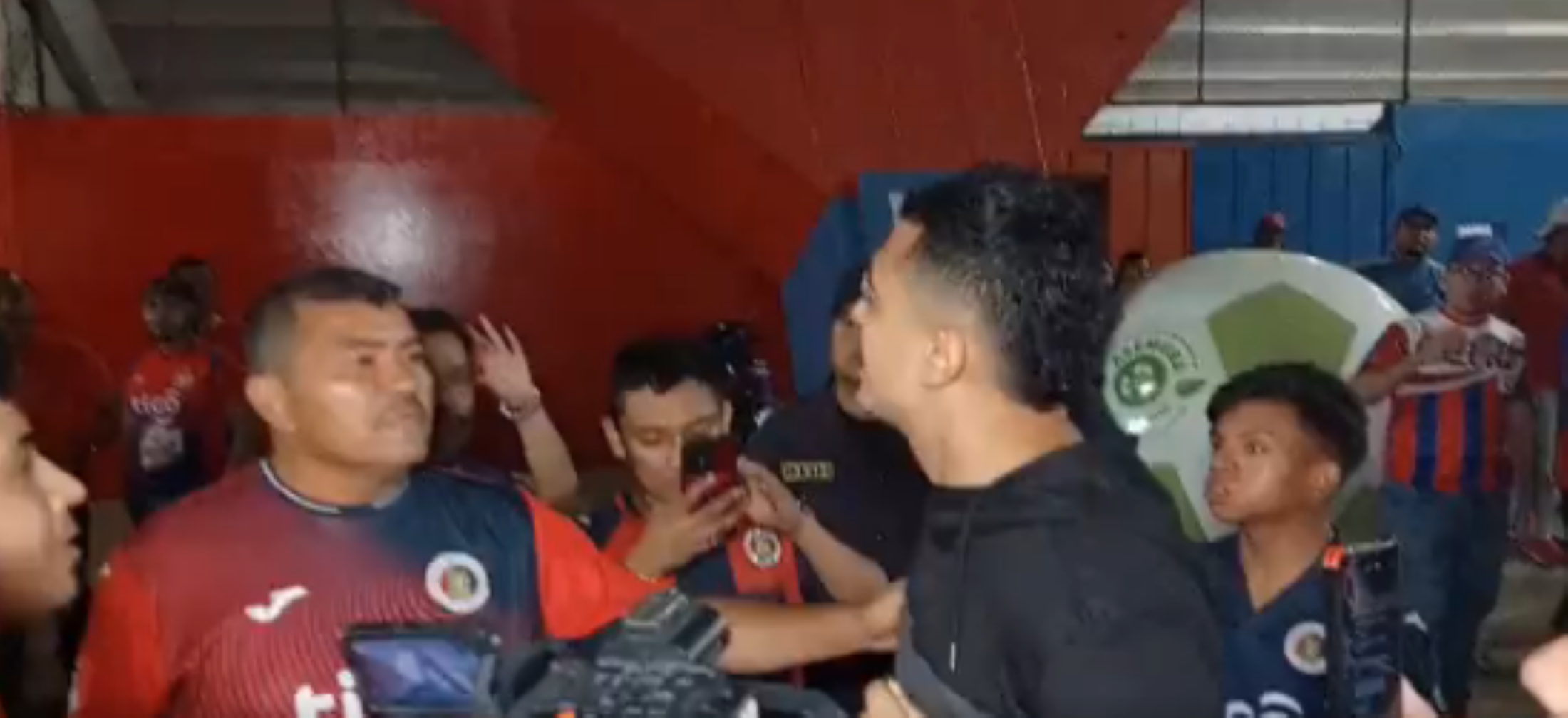 Las redes sociales se han vuelto la tribuna para lanzar insultos a los jugadores del FAS, por su mal rendimiento en las últimas fechas.