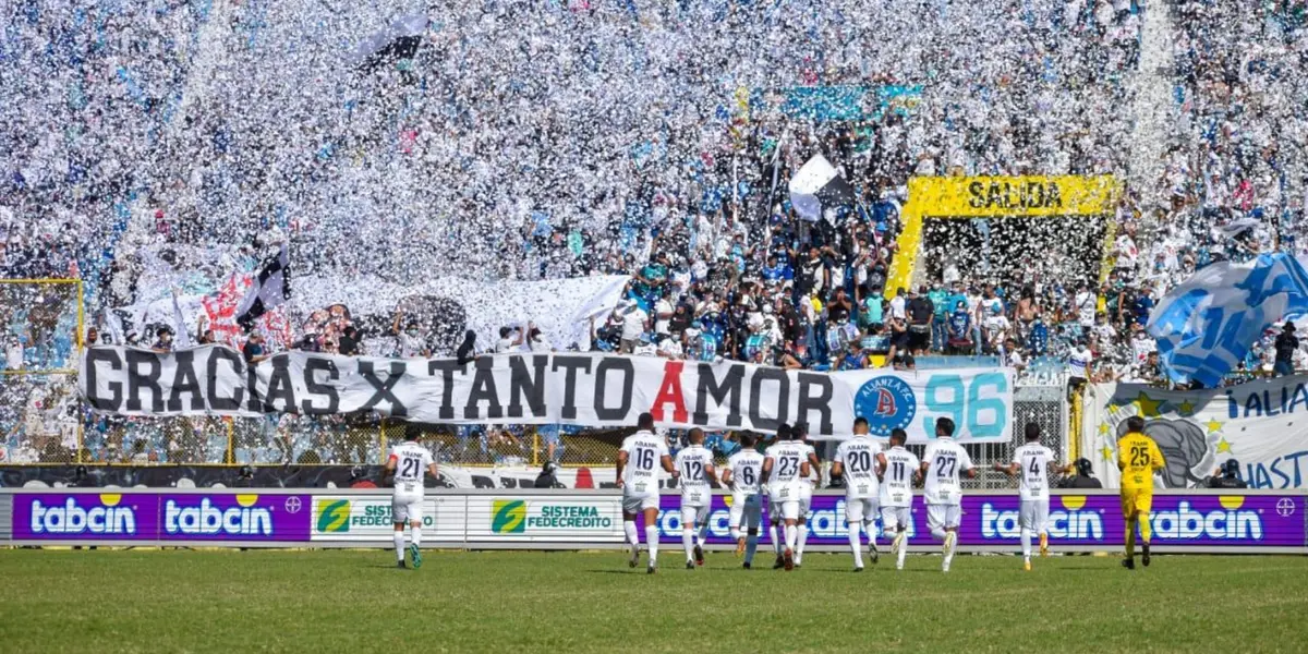 Los albos podrían volver a contar con el apoyo del cuadro capitalino siempre y cuando cumplan las normativas de la Comisión Disciplinaria