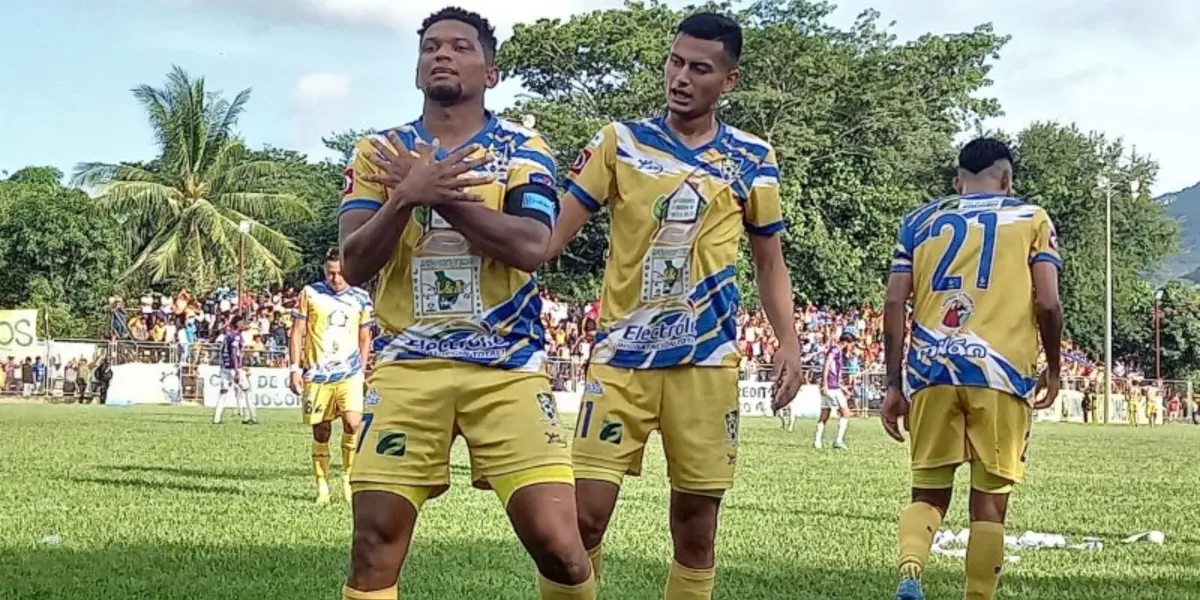 Los fogoneros viajan este mismo día a la capital para enfrentar a Águila en la gran final, su segunda en la historia, quieren la revancha