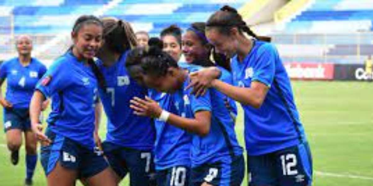 Los goles de Brenda Cerén, Danya Gutiérrez y Samaria Gómez marcaron la diferencia en este partido. Desde el comienzo, la Selecta fue mejor