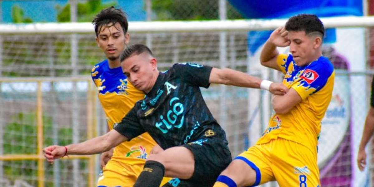 Los paquidermos perdieron su primer duelo en la última fecha de la primera vuelta, Jocoro no bajó los brazos y remontó el partido en el 90