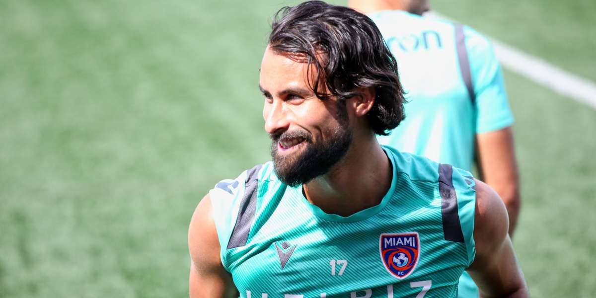 Los salvadoreños que juegan en el Miami FC de la USL comparten buenos momentos durante los entrenos