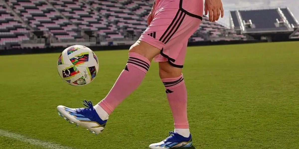 Messi siempre tendrá botines especiales en su carrera, son de colección