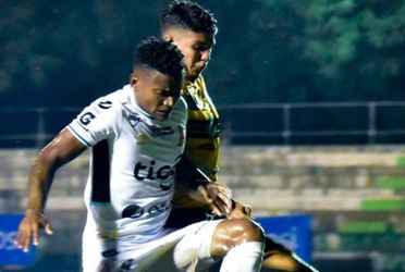 Partido muy cerrado, donde la figura del guardameta del Platense fue importante para mantener su portería imbatida