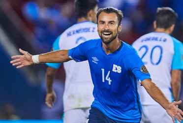 Rivas está de buena racha y anotando goles para su equipo, el salvadoreño podría ser una carta para la Selecta de De la Barrera