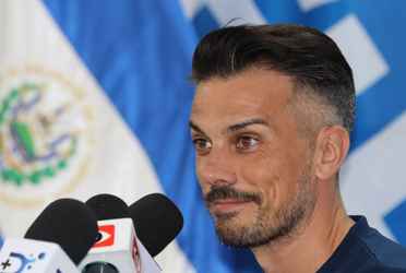 Rubén de la Barrera admitió que ha estado revisando el partido en el que la selección salvadoreña se enfrentó a Martinica en la Copa Oro