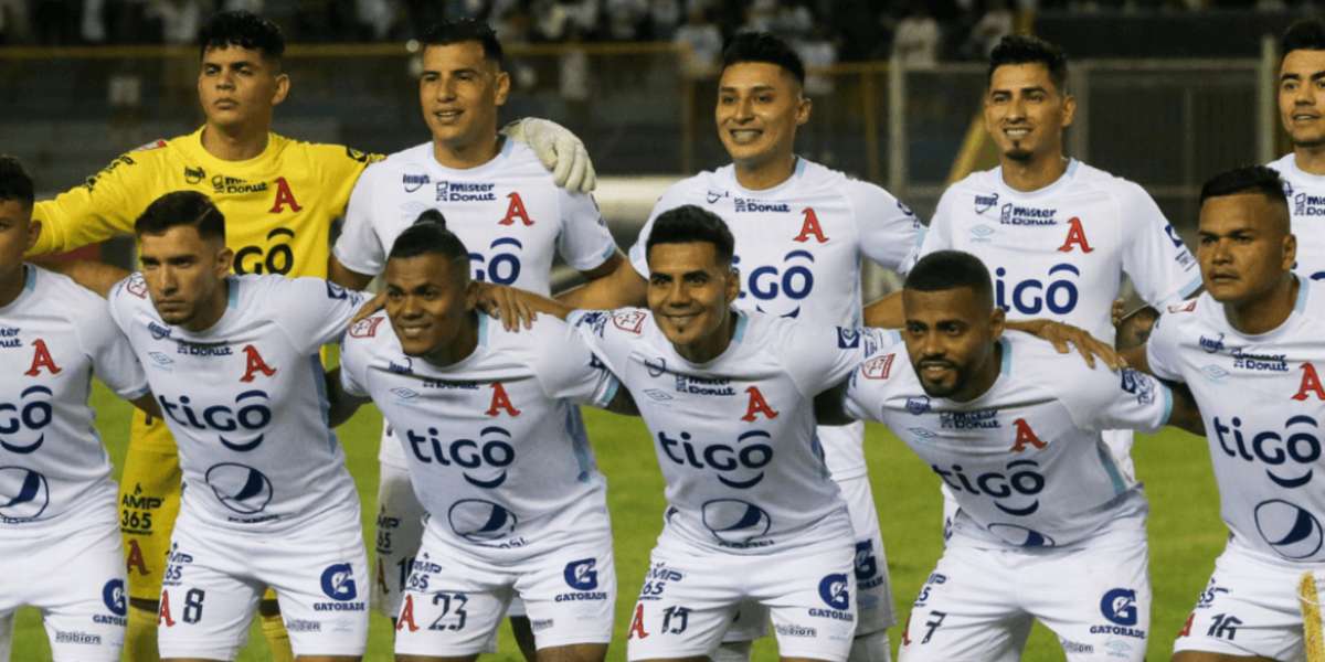 Salvo el partido de ayer, donde recibió tres, la defensa de los capitalinos es la más solida del torneo, consolidando un muro en la zaga