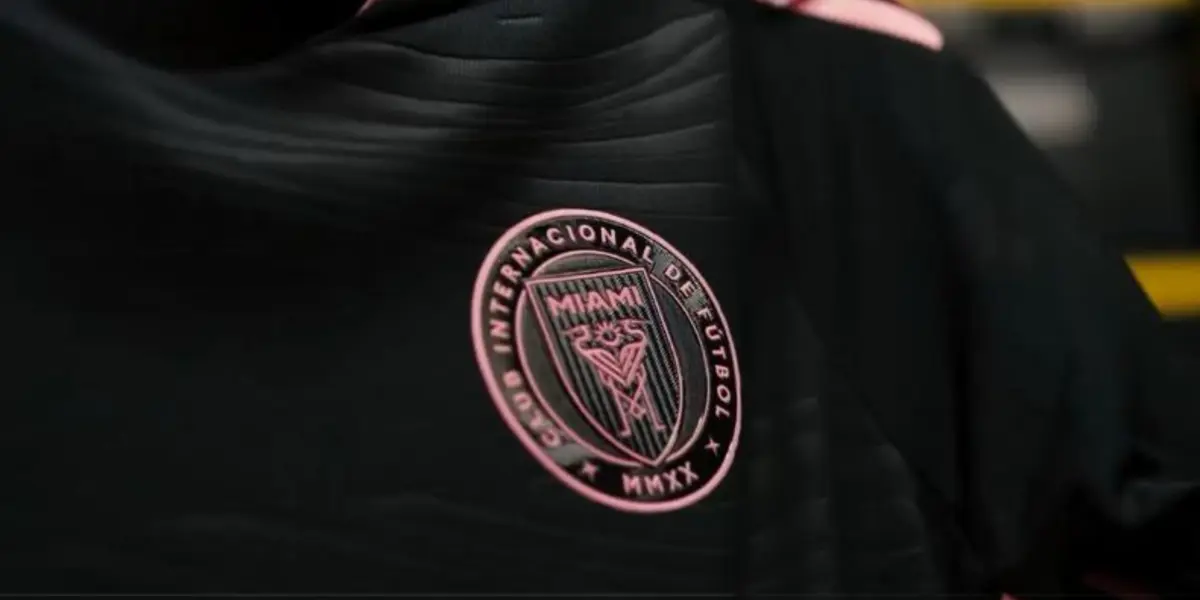 Será la primera ocasión que el equipo rosa luzca este logo que guarda un motivo muy especial para el club