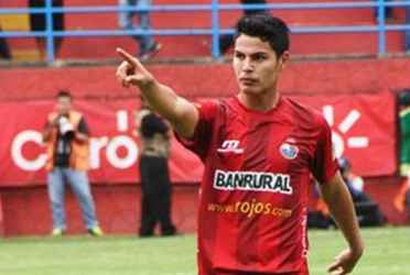 Sin embargo, Kevin Santamaría tuvo una contribución limitada en la derrota de El Salvador este viernes, lo que provocó una fuerte reacción