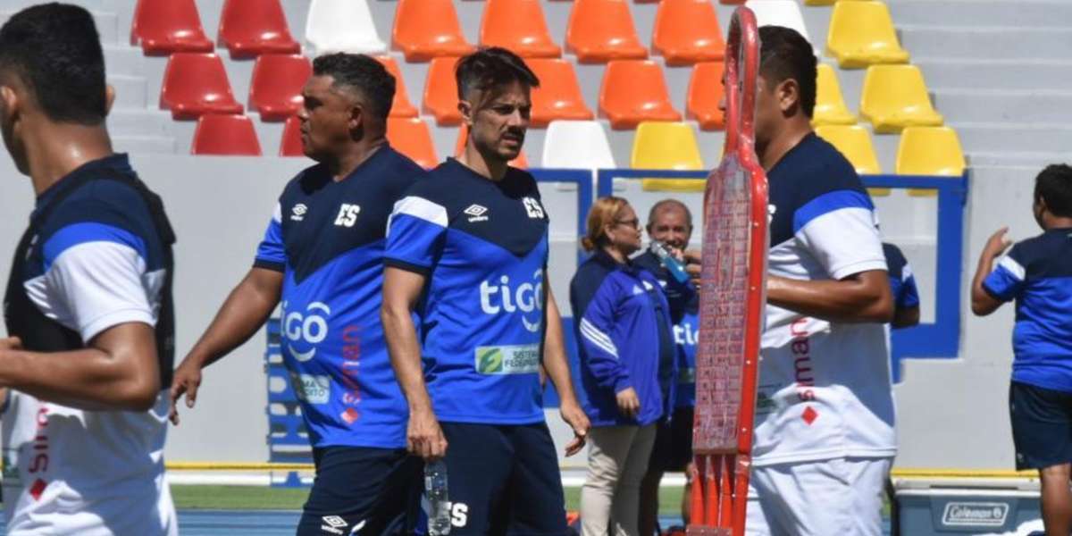 Sobre el tema de las críticas, el seleccionador manifestó que está dispuesto a escuchar la crítica deportiva siempre que sea fundamentada