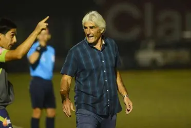 Tras aguantar casi todo el segundo tiempo con un hombre menos, Corti aseguró que pelearon contra todos para meterse a la final del Apertura