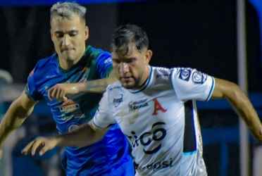 Un gol de Henry Romero fue suficiente para que el albo se llevara los tres puntos en un partido muy disputado, y vuelven a la senda del gane