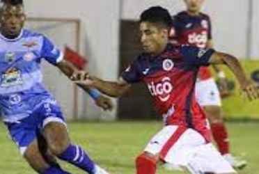 Un golazo de tiro libre de Kevin Reyes le daba la ventaja al cuadro tigrillo, pero el español Gregory Díaz empató las acciones