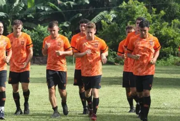 Una inusual visita en el entreno del cuadro emplumado que marcha líder en el torneo, un momento para que el equipo se relajara en el entreno