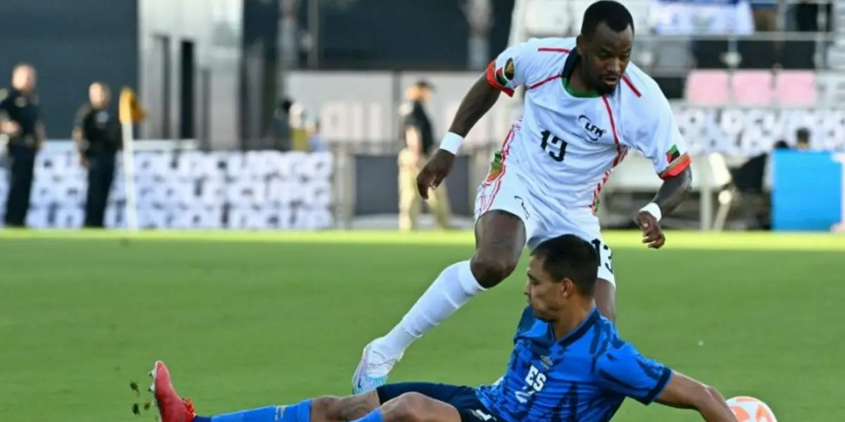 Una de las novedades en el entrenamiento es el regreso de los volantes Narciso Orellana y Amando Moreno