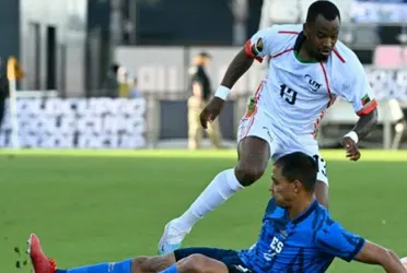 Una de las novedades en el entrenamiento es el regreso de los volantes Narciso Orellana y Amando Moreno